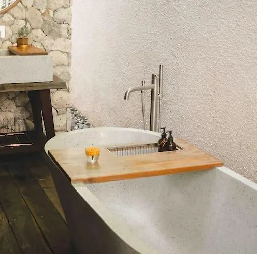 Ola House Bespoke 2 Bedroom With Salt Water Pool 10 Minutes To Beaches Villa Uluwatu (Bali)