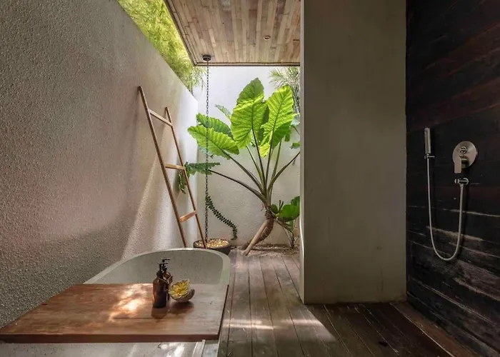 Ola House Bespoke 2 Bedroom With Salt Water Pool 10 Minutes To Beaches Villa *