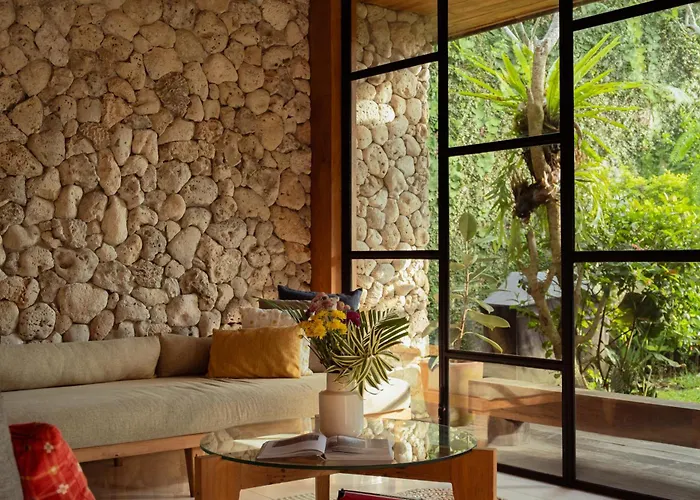Ola House Bespoke 2 Bedroom With Salt Water Pool 10 Minutes To Beaches *