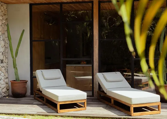 Ola House Bespoke 2 Bedroom With Salt Water Pool 10 Minutes To Beaches *