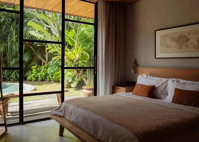Ola House Bespoke 2 Bedroom With Salt Water Pool 10 Minutes To Beaches Villa *